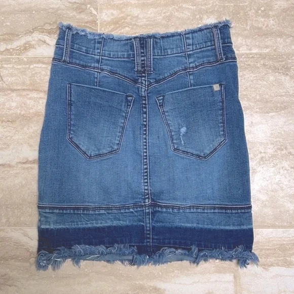 Bebe Denim Mini Skirt Size 24 (00) - Picture 3 of 5